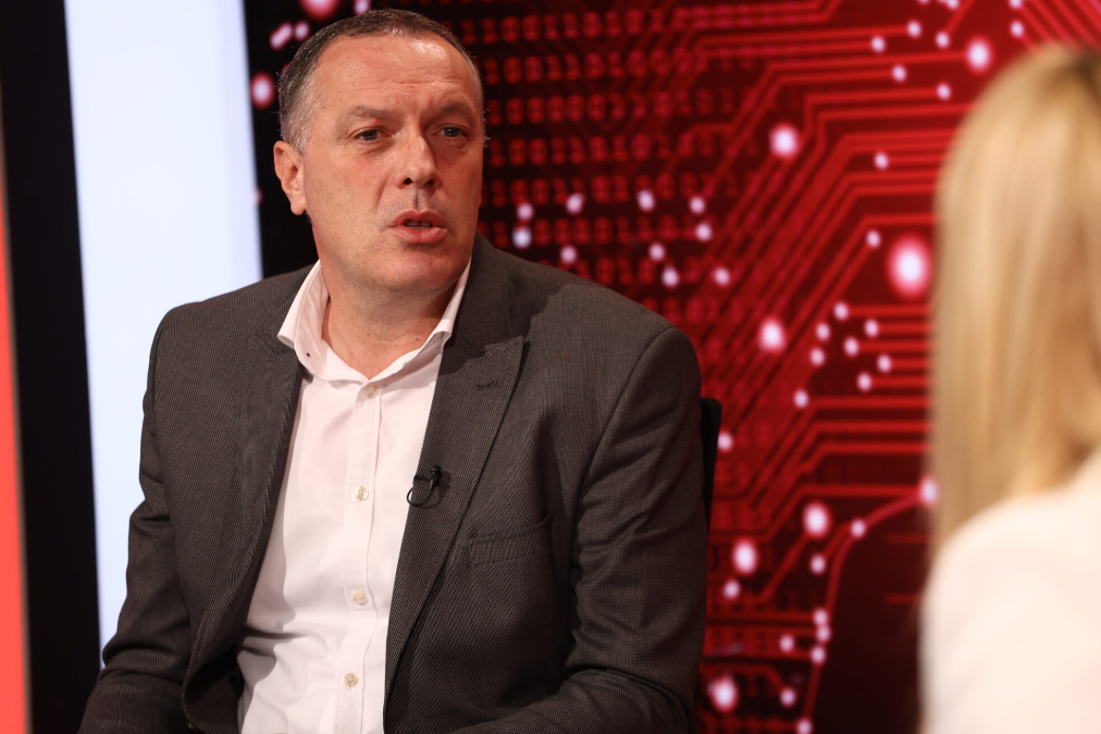 Božović: Ukoliko Vlada pristane na rješenje koje nudi Sindikat prosvjete, nastavnicima bi plata bila uvećana od 16 do 17 odsto