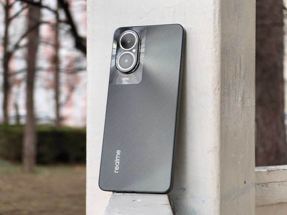 REALME C67: Telefon koji nudi više za manje novca