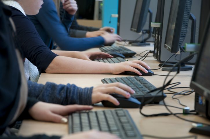 Počelo opremanje brojnih škola po Crnoj Gori računarskom opremom
