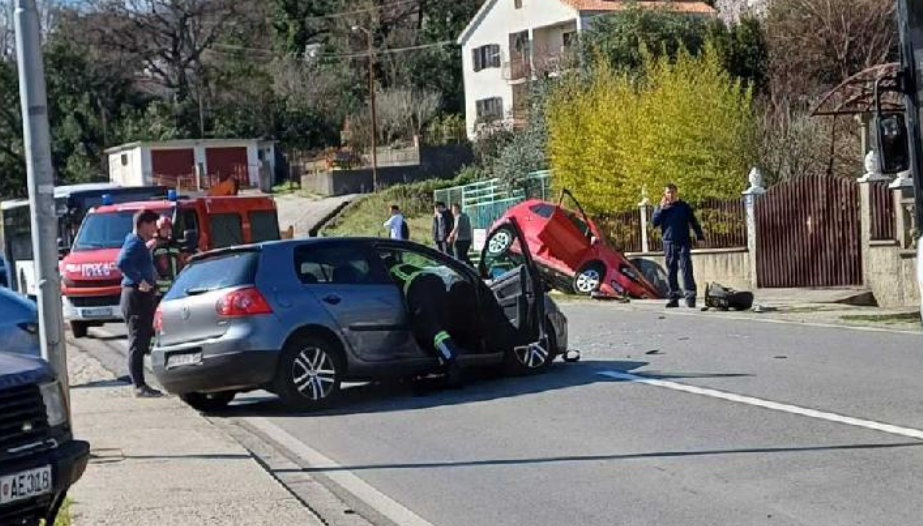Udes u Kumboru, povrijeđen motociklista