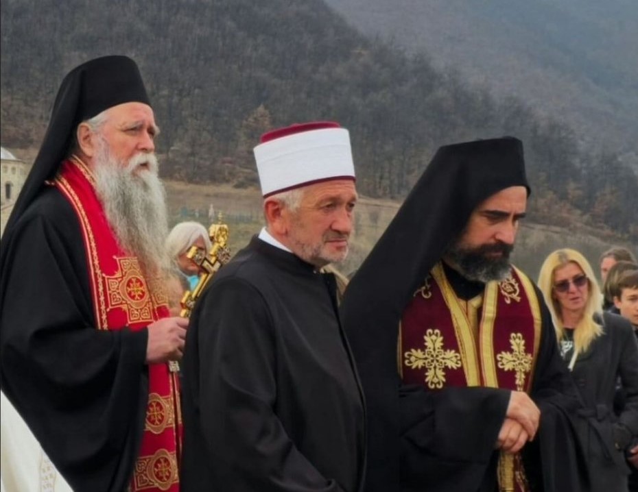 Od protojera Ristića oprostili se mitropolit Joanikije i njegov prijatelj,efendija Muratović