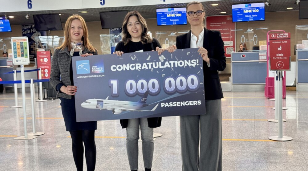 Air Montenegro častio jubilarnog milionitog putnika lijepim poklonima