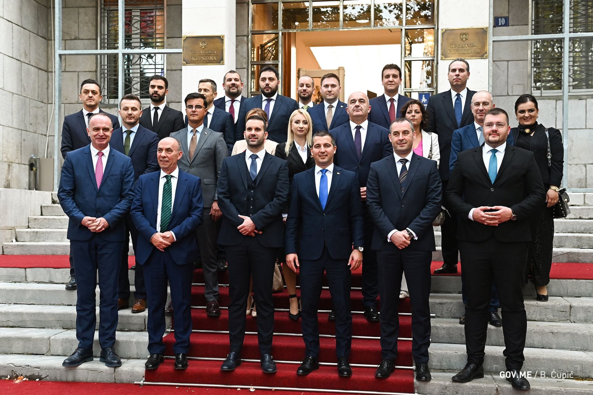 REKONSTRUKCIJA 44. VLADE (NE)ĆE ZAUSTAVITI NJEN PAD!