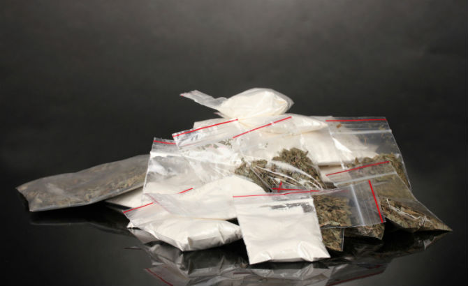 Uhapšen Novljanin, kod njega pronađeni kokain i marihuana