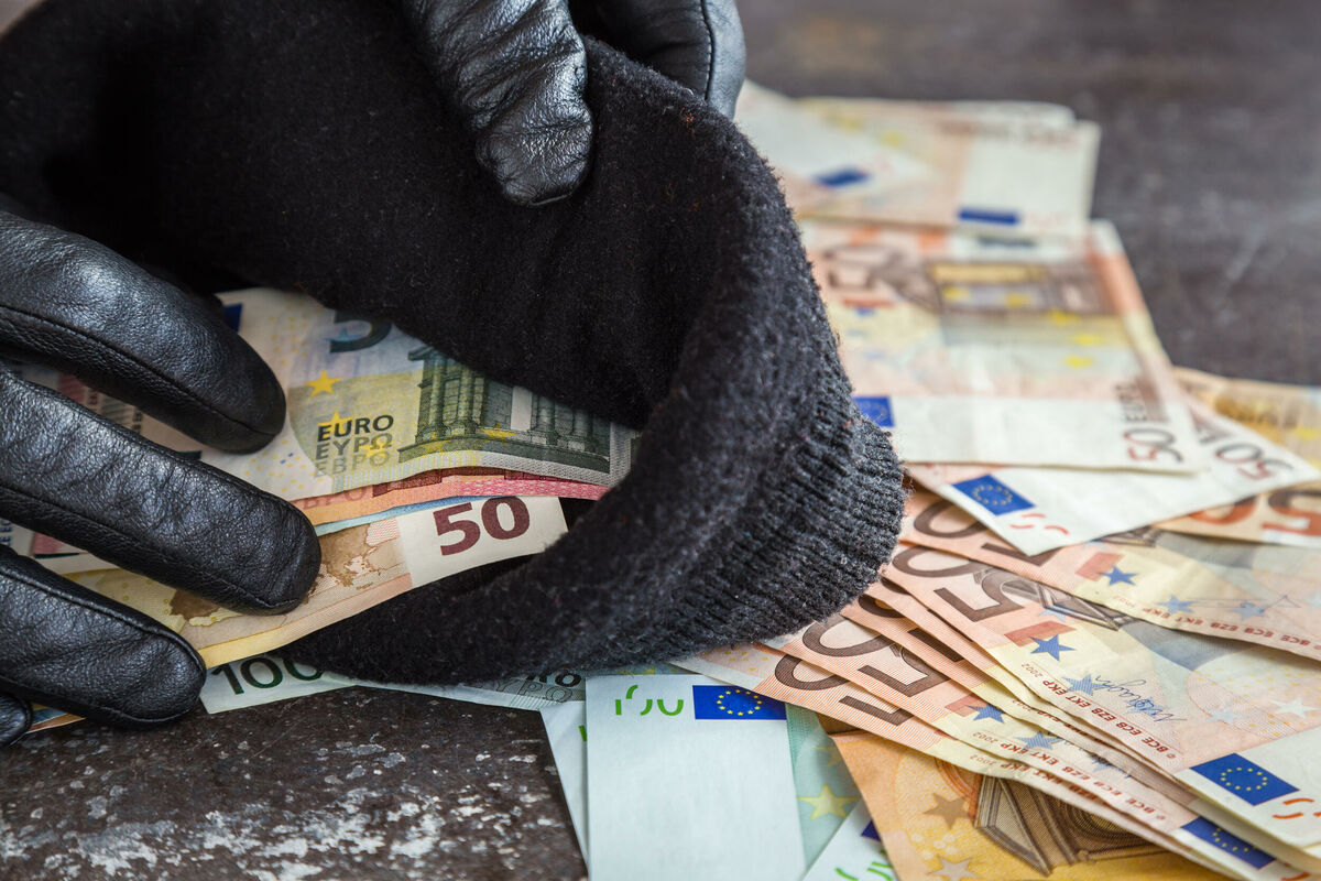 U Herceg Novom uhapšena jedna osoba: Pokušao da opljačka kladionicu