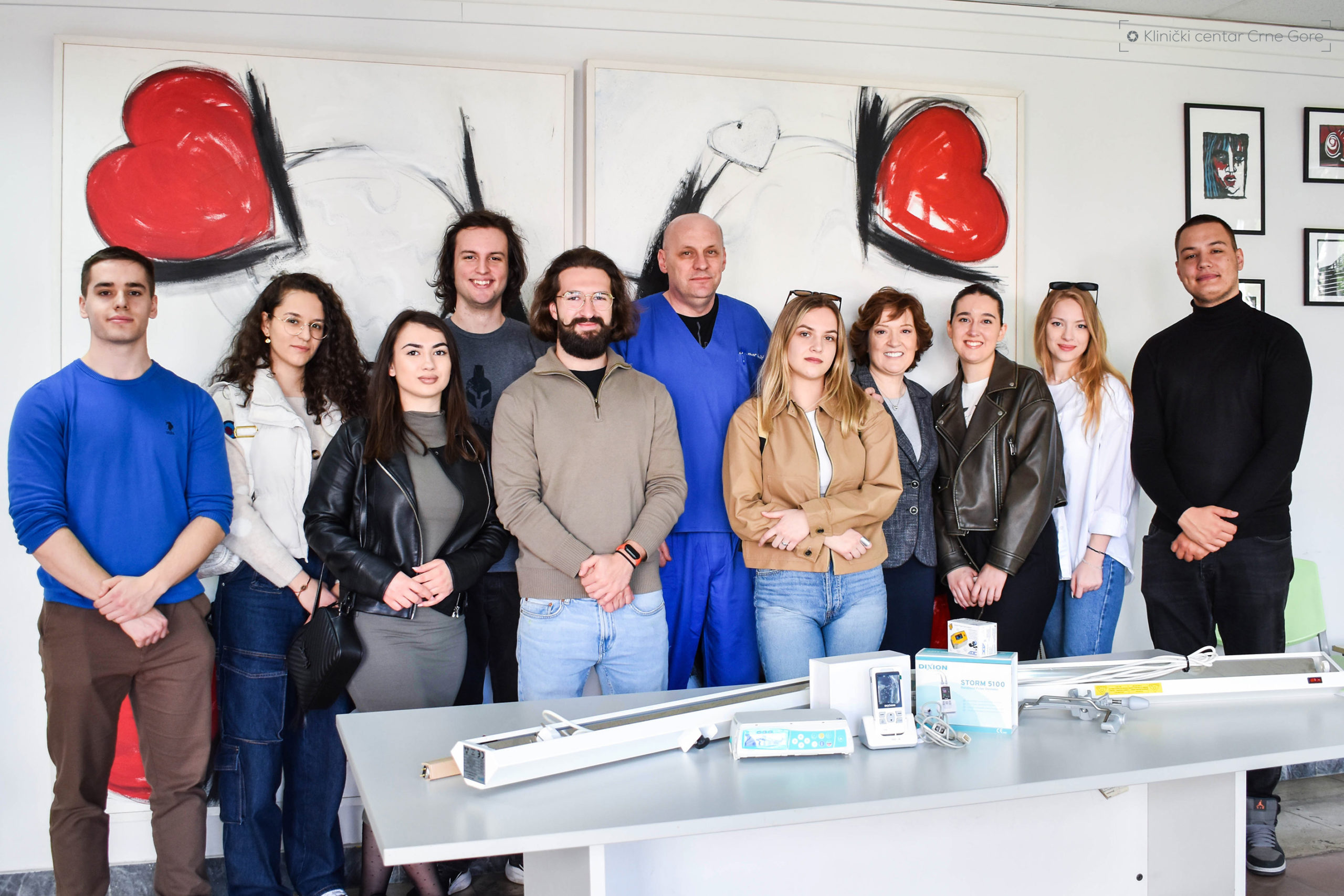 Udruženje studenata Univerziteta “Mediteran” Podgorica doniralo medicinsku opremu Institutu za bolesti djece