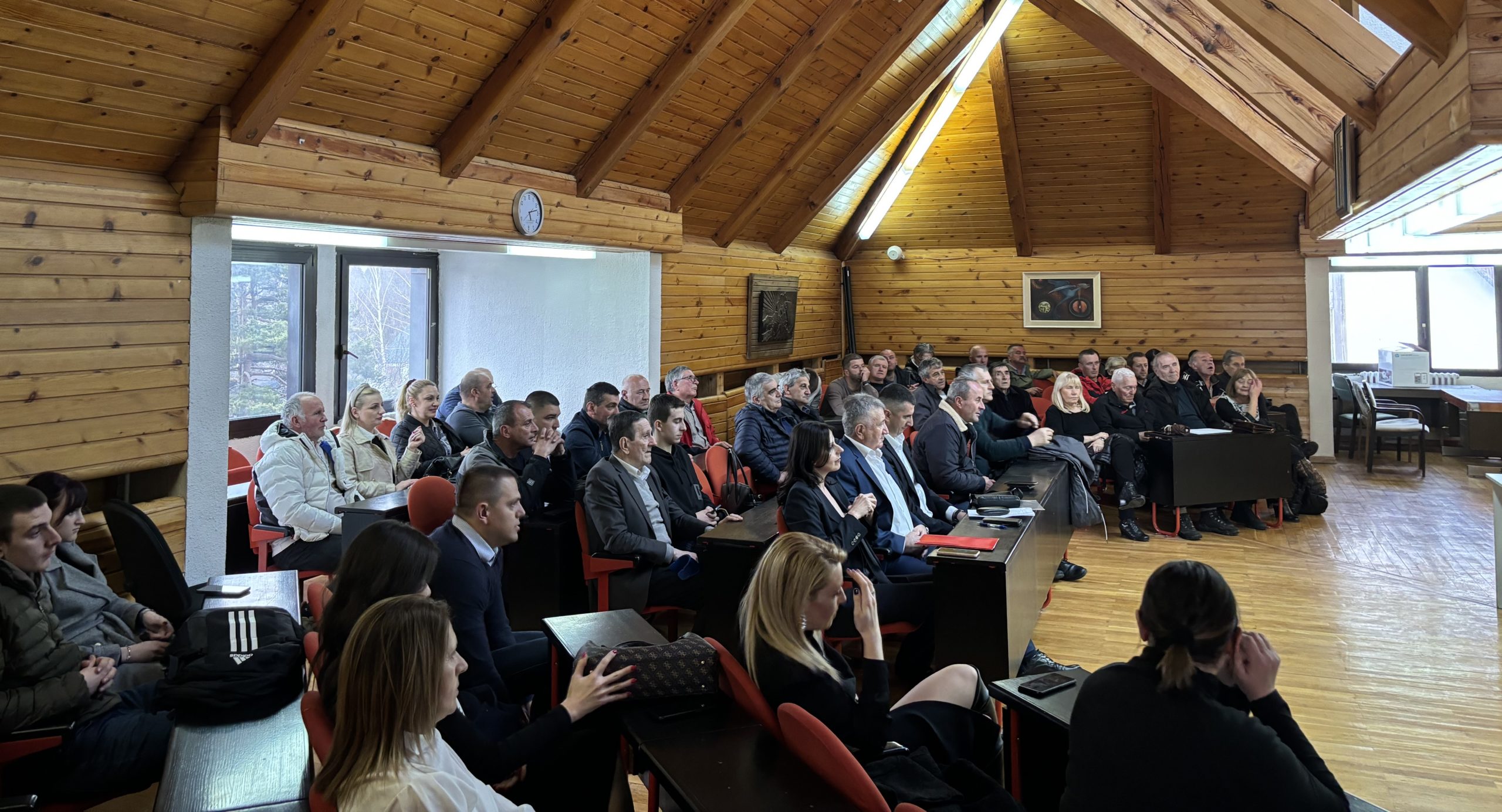 Tribina DPS-a na Žaljbaku: Borimo se za našu kuću i državu