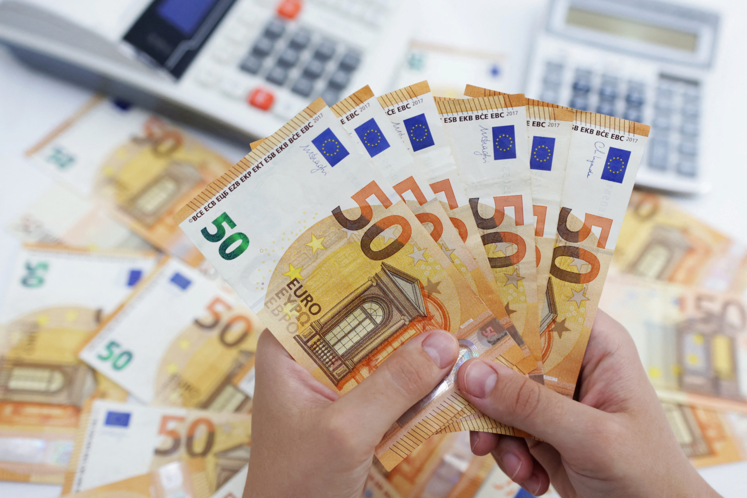U iznosu od 128.000 evra: Najveća plata u prošloj godini isplaćena Azerbejdžancu
