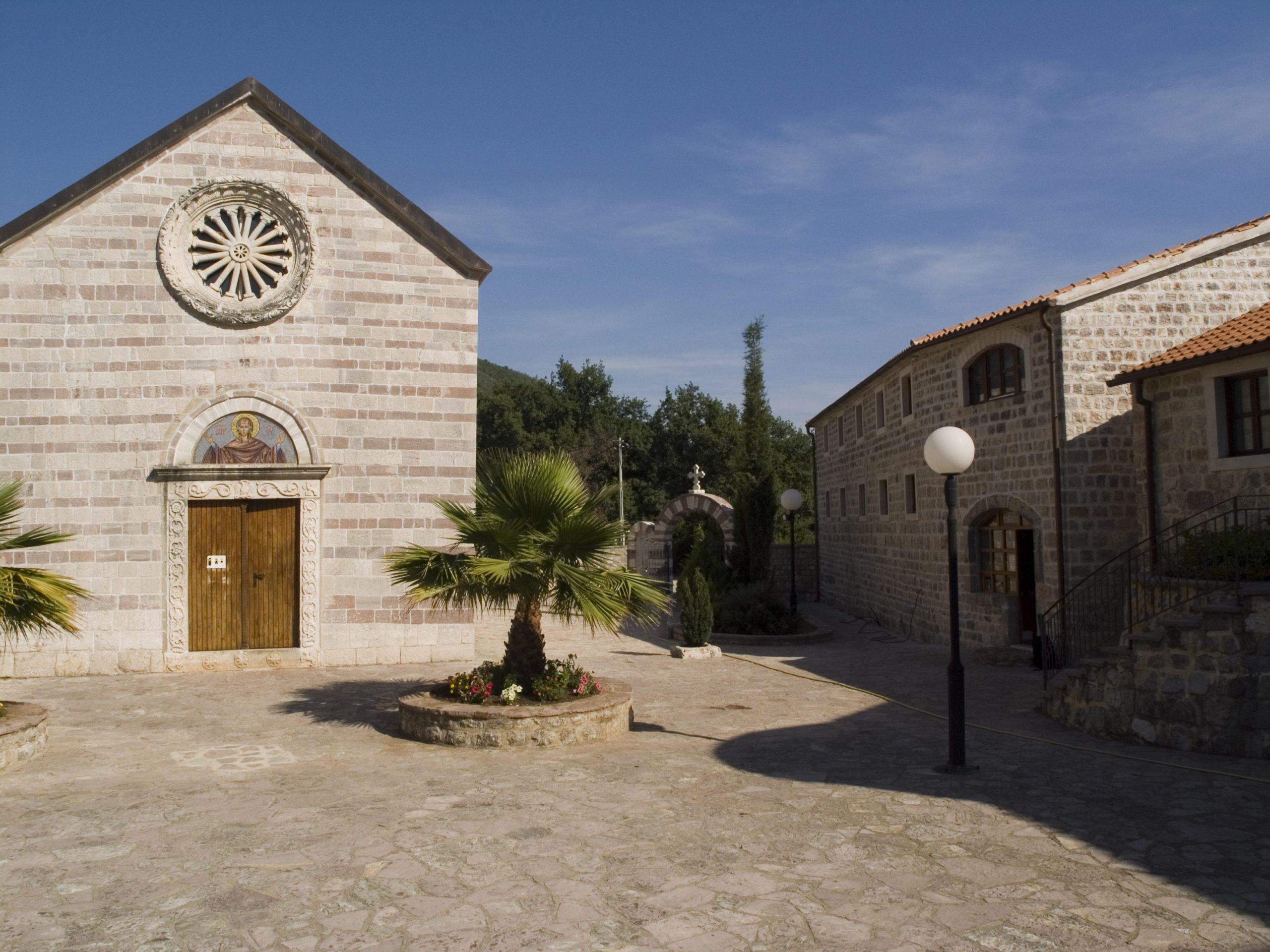 Uprava manastira Podmaine: Incident su izazvali gosti, ne iskušenici ili bratija manastira!