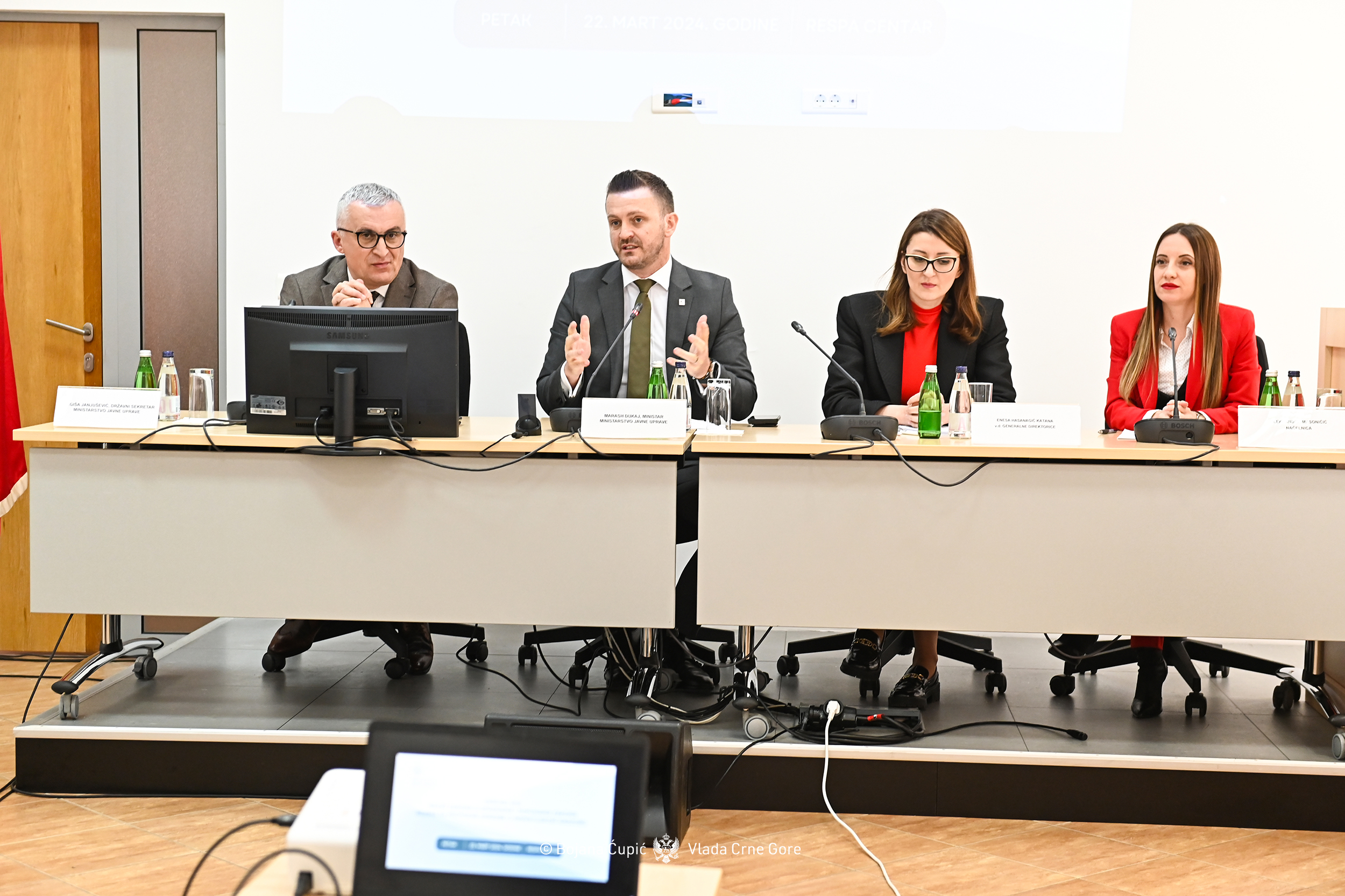 MJU: Potrebno promijeniti 85 zakona