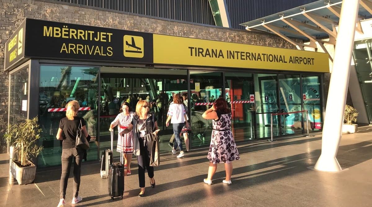 I ove godine crnogorski putnici masovno koriste aerodrom u Tirani