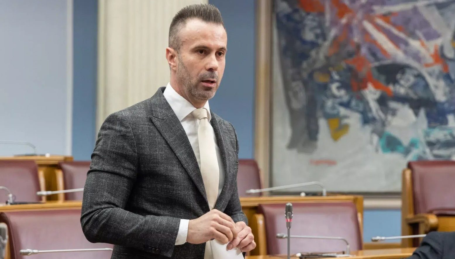 Bogdanović u ime Kluba poslanika Demokrata čestitao predstojeći Uskrs