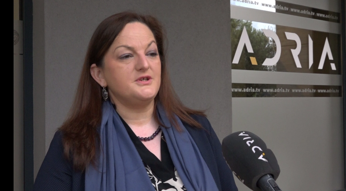 Ćupić: Ministre, ko je na vas izvršio pritisak da ne produžite ugovor laborantkinji koja je odgovorno radila svoj posao?