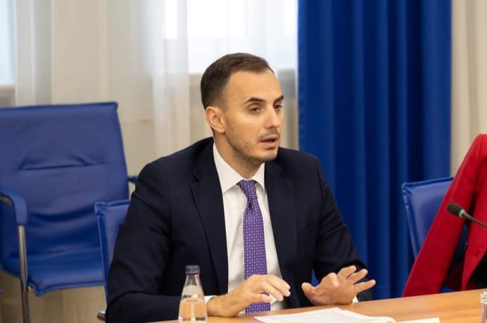 Konatar: Kad u 15 minuta poraste dug za 37 miliona evra