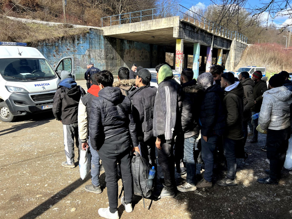 Policija zatekla azilante u bjelopoljskom naselju Rakonje