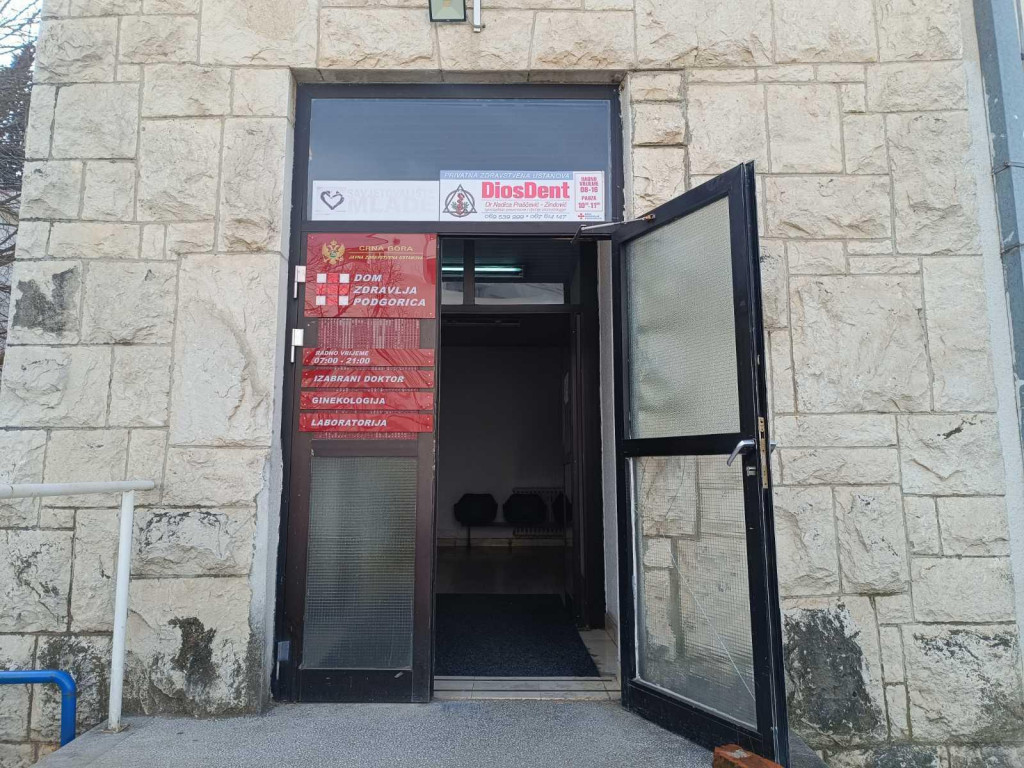 UP: Obijen Dom zdravlja Studentska poliklinika, u toku istraga
