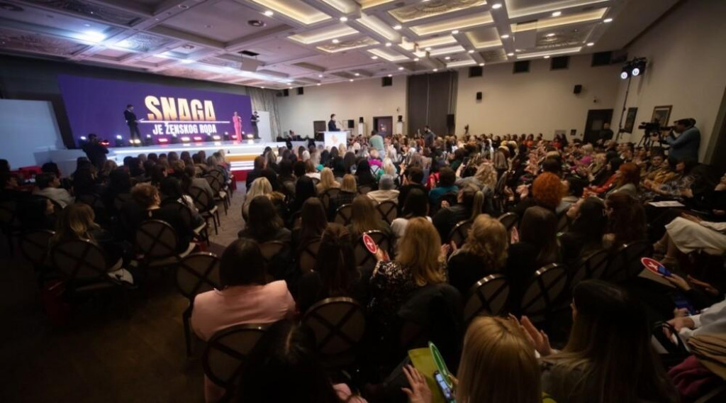 Zdenka Popović, Tamara Vujović, Anđela Vojinović, Ilda Škrijelj i Jovana Tošić potpredsjednice Foruma žena Demokrata