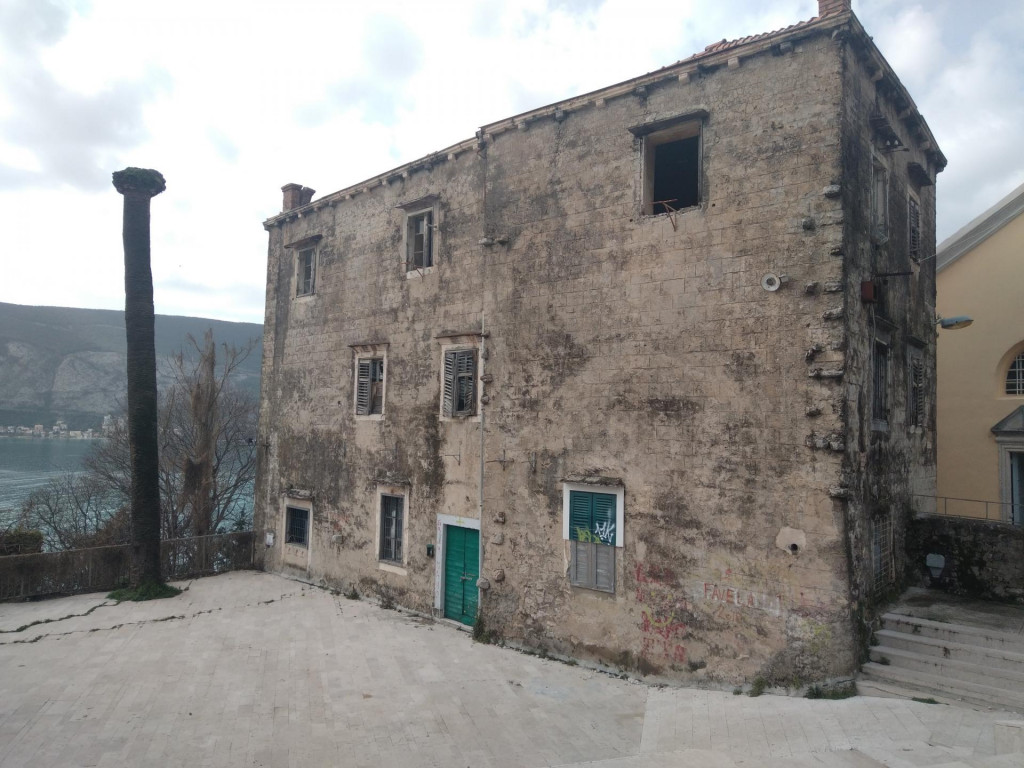 Opština Hereg Novi traži od države da palata Burovina da bude dom Muzičke škole