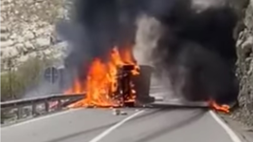 Šleperi su sudarili u Platijama: Jedan se zapalio, povrijeđena jedna osoba