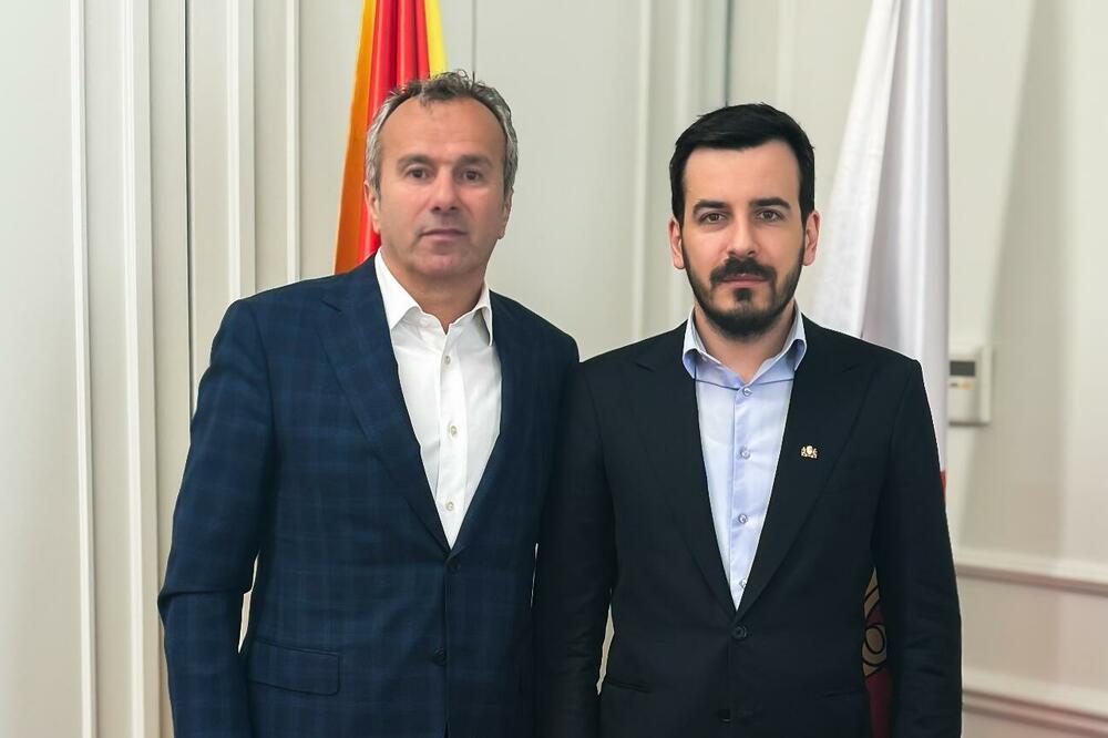 Jokić primio Savićevića: Čeka se „zeleno svjetlo“ za novi stadion Bokelja, naredne sedmice tender za teren u Risnu