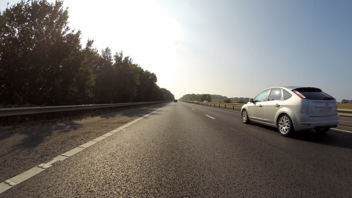 Auto moto savez: Putevi uglavnom suvi, upozorenje na sitnije odrone