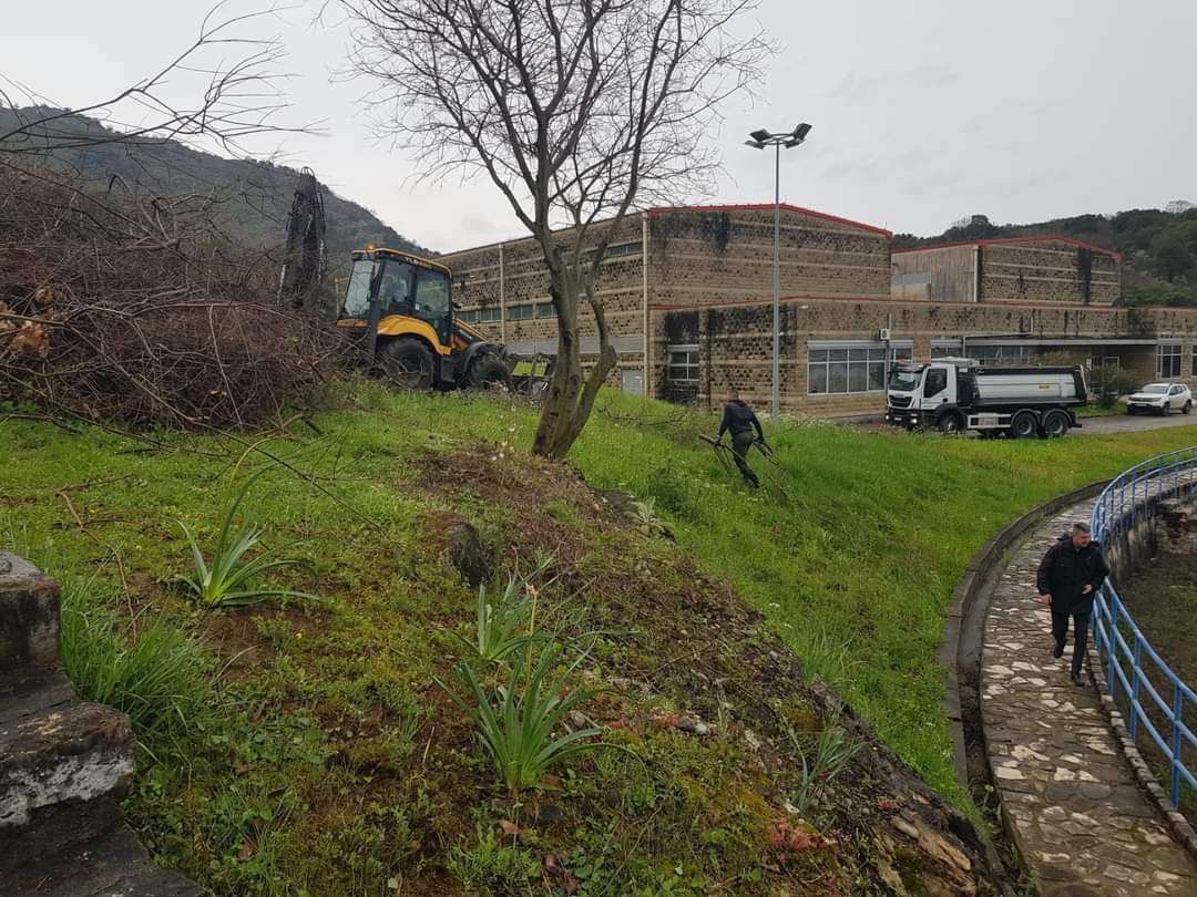 Lakušić: Zaposleni u saradnji sa Zaštitom prostora Crne Gore u susret Svjetskom danu voda, uređuju prostor oko izvorišta „Bolje sestre“ (FOTO)