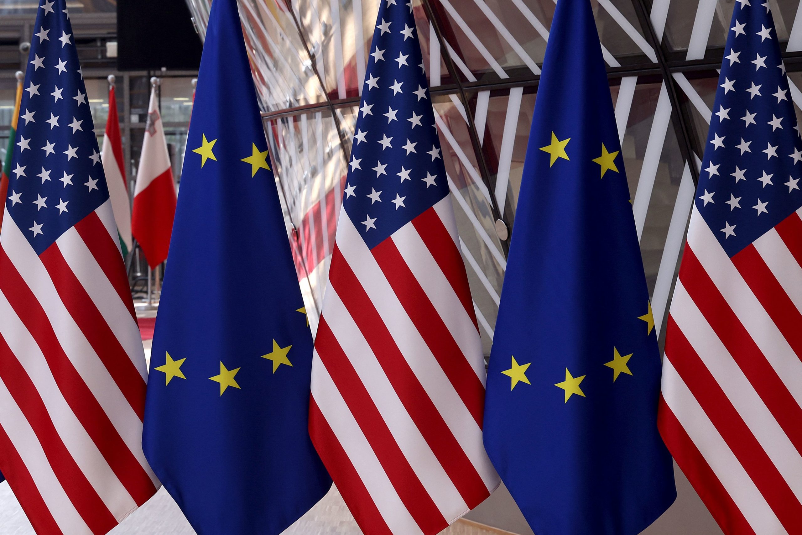 Kako je Evropska unija od partnera postala američki vazal