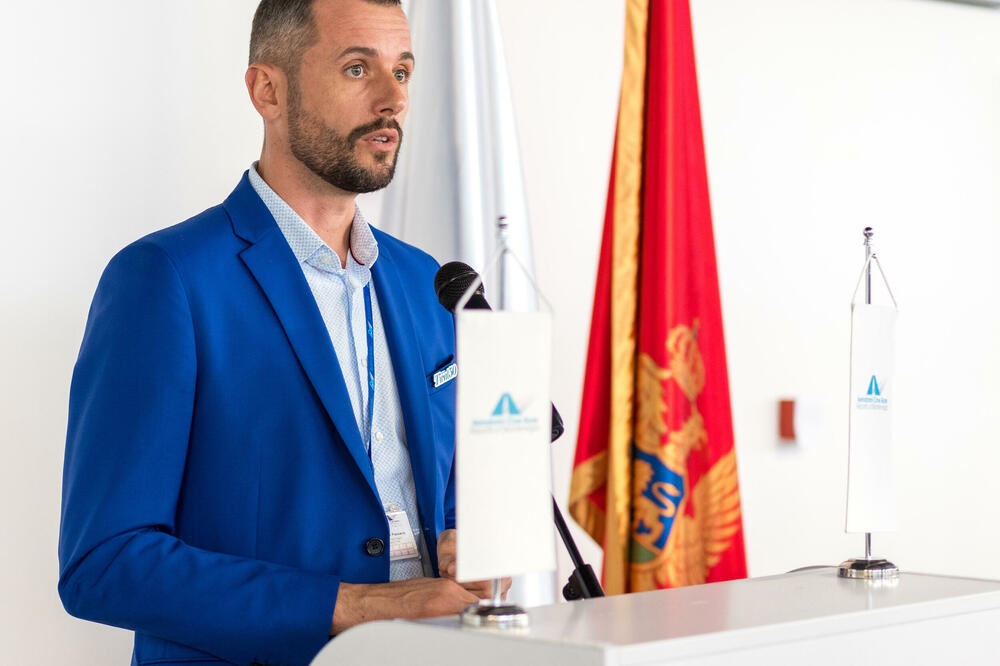 Saniran krov na Aerodromu Tivat, klimatizacija bolja nego prošle godine