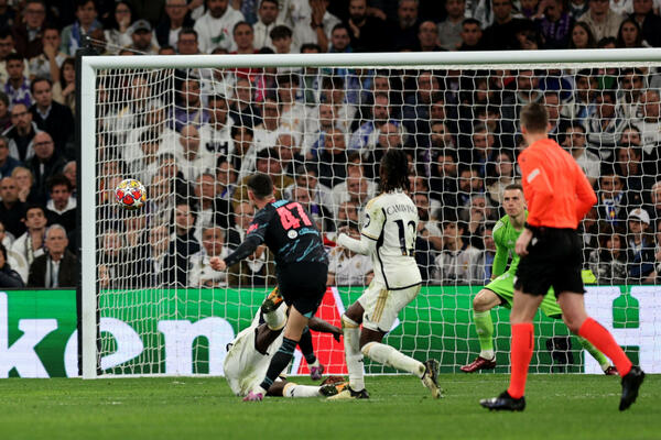 Liga šampiona: Atomski fudbal na Bernabeu i Emirejtsu
