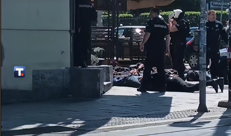 Tuča navijača pred 173. „vječiti derbi“: Ima povrijeđenih, privedeno više osoba (VIDEO)