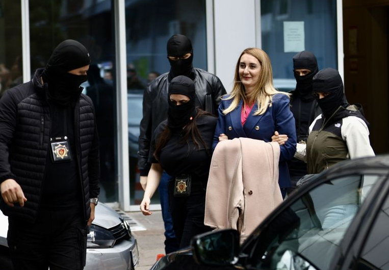 Jelena Perović ne ide u istragu, puštena da se brani sa slobode