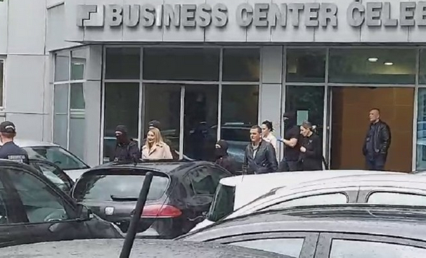 Perovićeva izašla iz ASK-a u pratnji policije, SPO joj pretresao skupocjeni automobil, traže putne naloge čelnika Agencije