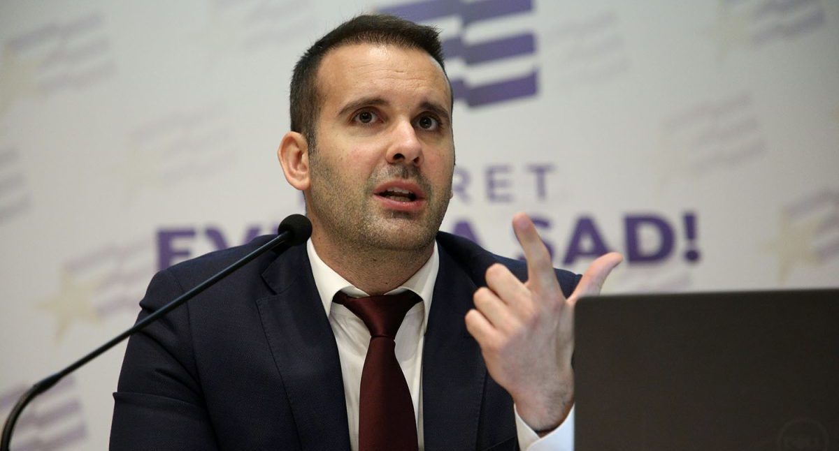 Hladnokrvna obmana: Tri u jedan