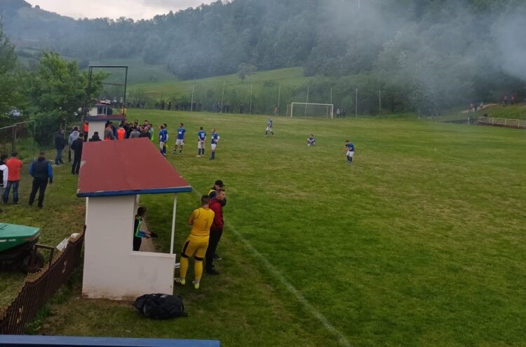 Pretukli sudiju pa ga držali „opkoljenog“ na stadionu pet sati