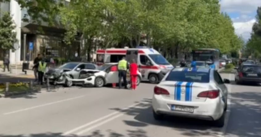 Udes ispred Skupštine, povrijeđena jedna osoba