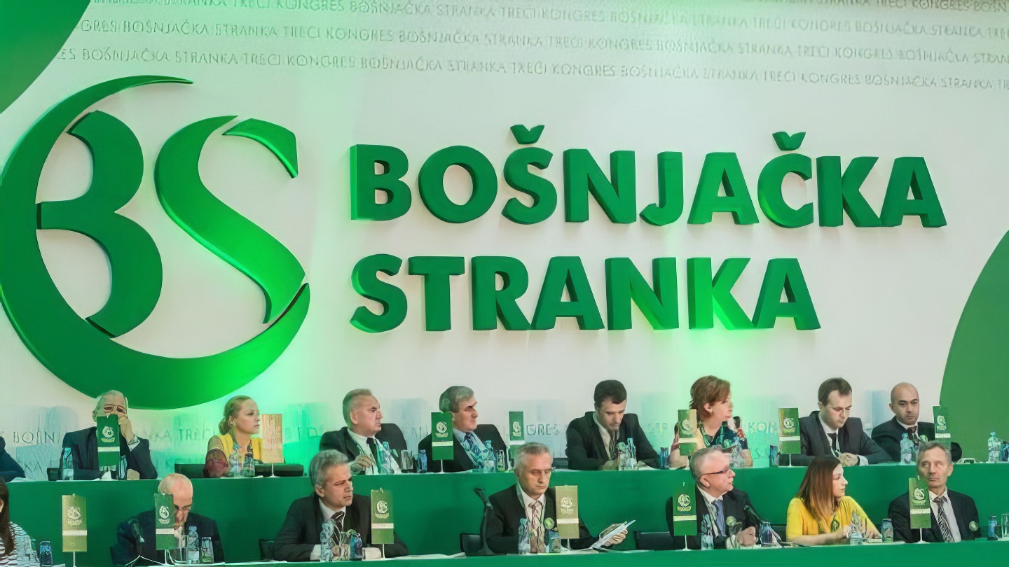 Šarkinović: Sumnjivim diplomama funkcioneri Bošnjačke stranke do odgovornih državnih pozicija!