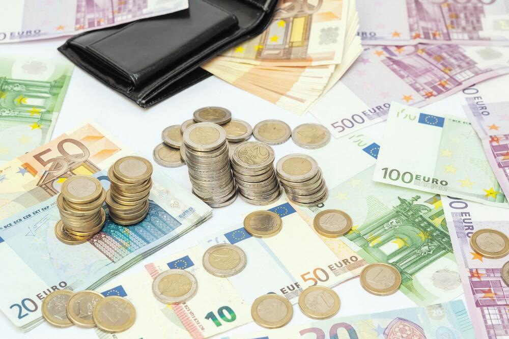 Broj blokiranih preduzeća za pet godina porastao za više od dvije hiljade, ukupan dug 1,244 milijarde eura