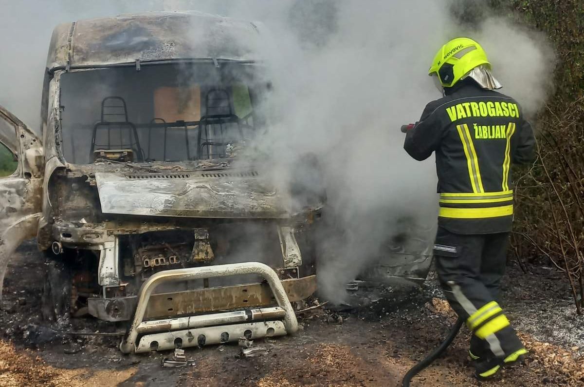 Na Žabljaku izgorio kamper njemačkih državljana