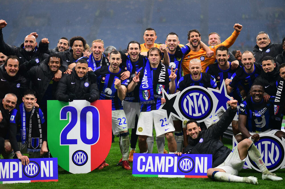 Inter ima najboljeg trenera, defanzivca i vezistu u Seriji A, priznanje i za Vlahovića