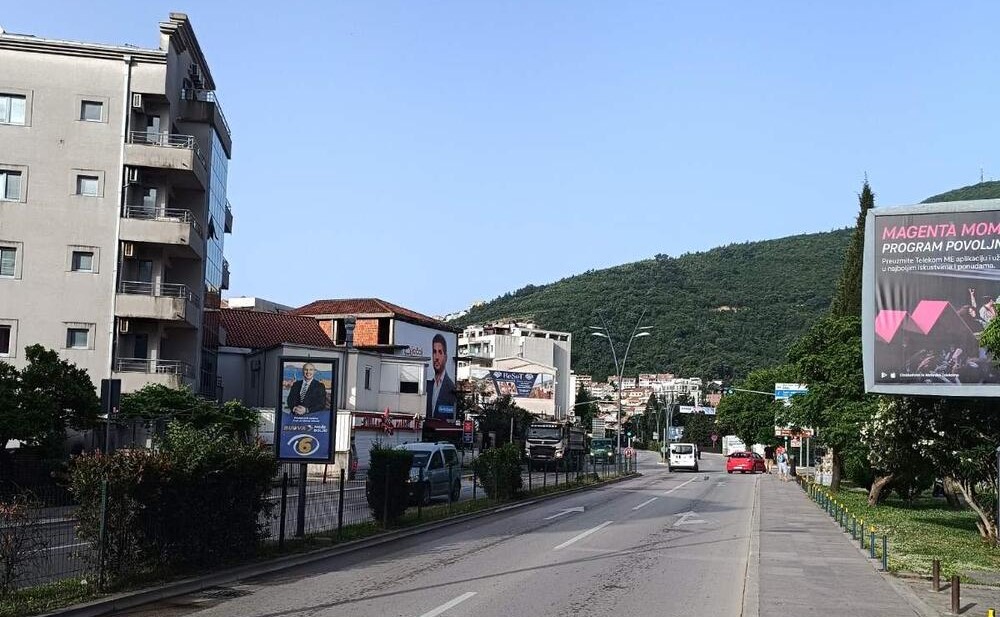 Bez trobojki na ulicama Budve: Pripreme za lokalne izbore prekinule dugogodišnju praksu kićenja ulica za Dan nezavisnosti
