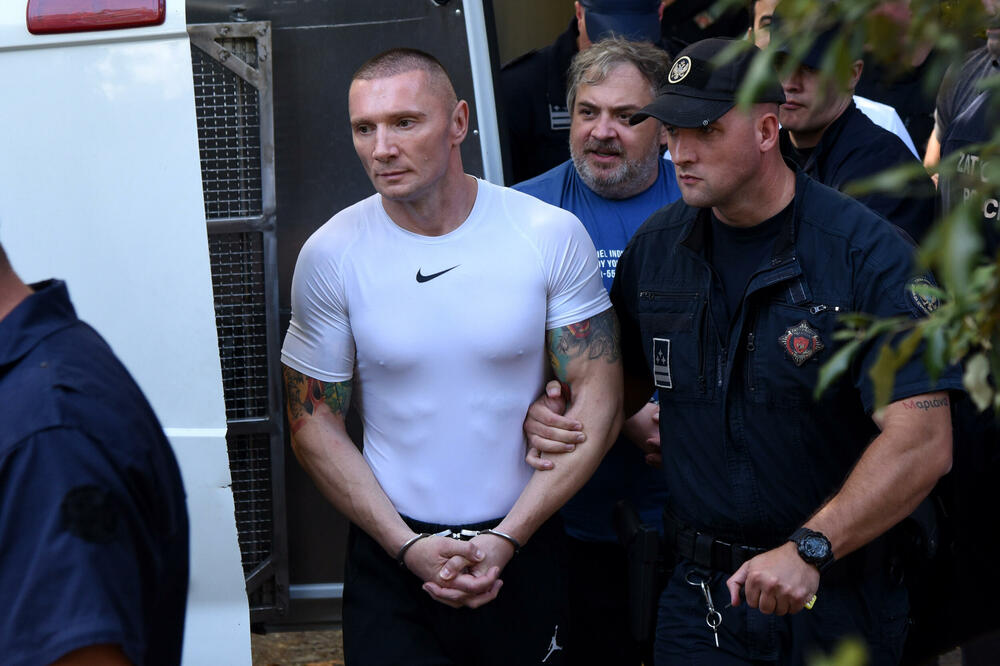 Kako su neki policajci propuštali ilegalne cigarete i koliko su naplaćivali: Šverc je državni posao već 15 godina