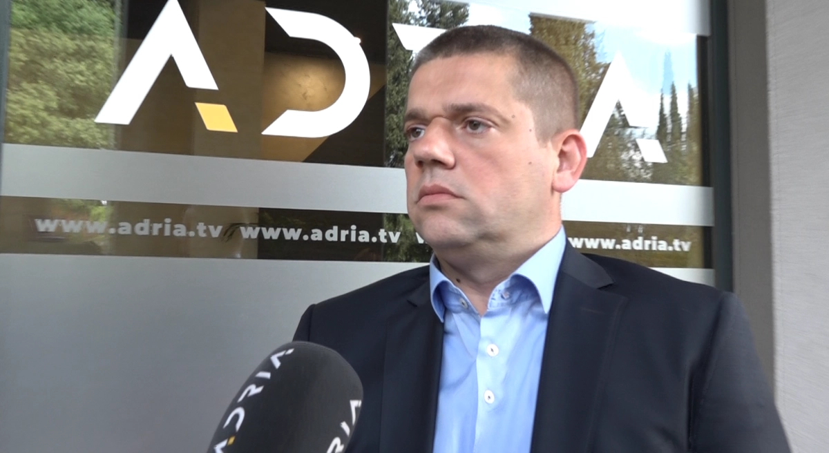 Bulatović: U ASK-u se suspenduju profesionalci i dovode pristalice Perović, koji će svašta napraviti za novac