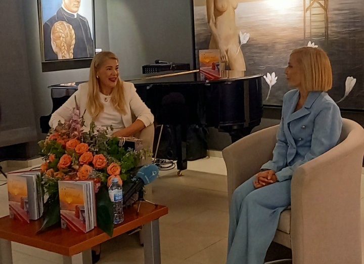 U Starom gradu u Budvi, promovisana knjiga „Kofer misli“ Dragane Martinović
