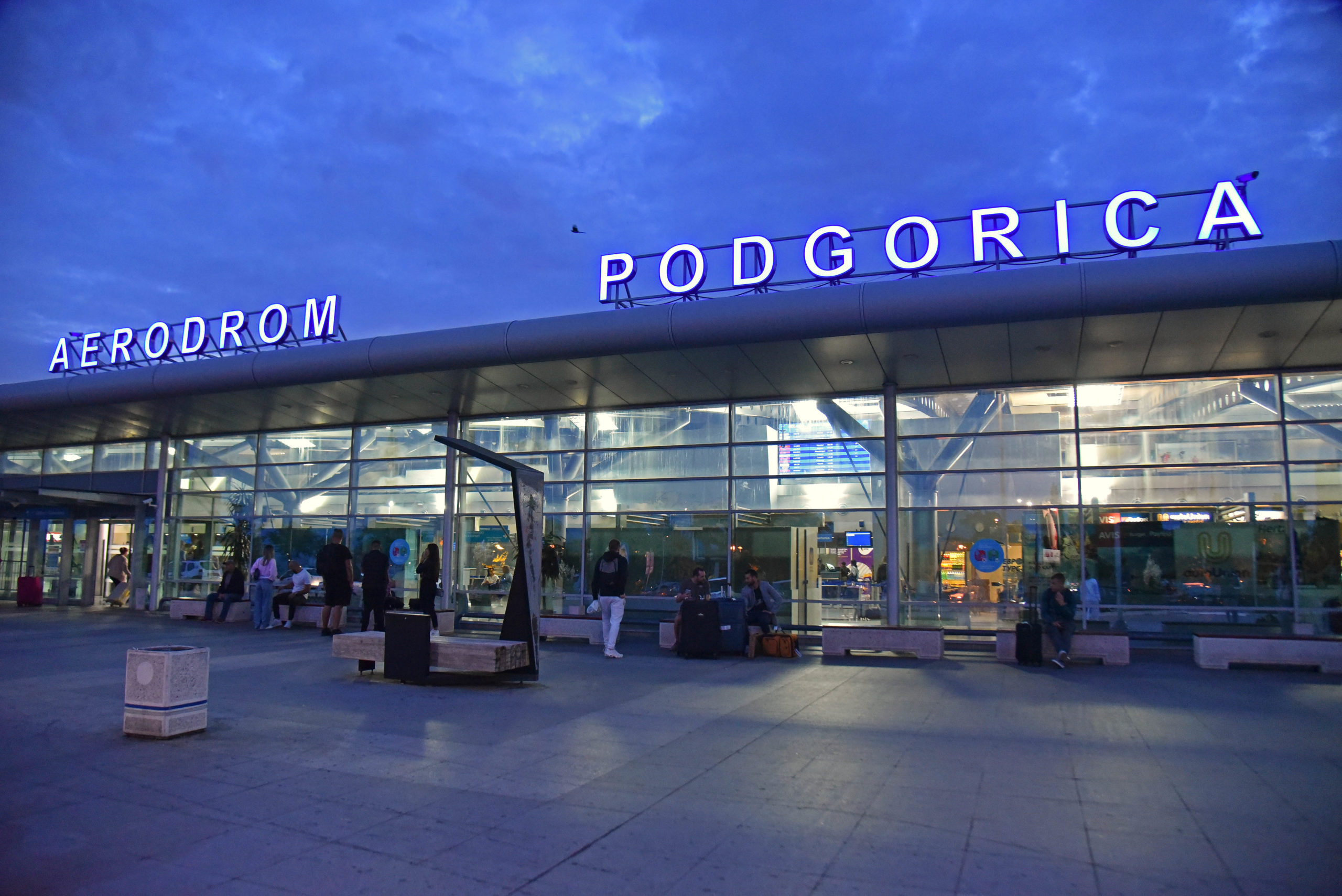 Aerodromi raskidaju ugovore sa podgoričkim taksi udruženjima
