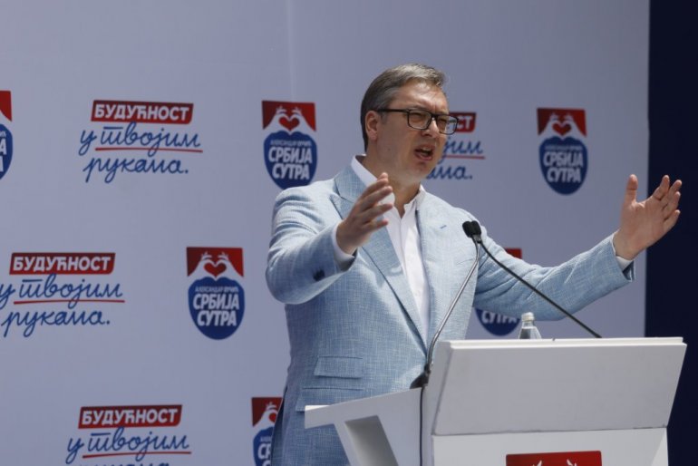 Vučić: Pokazali smo svijetu da smo samo jedan običan narod koji želi da živi u slobodi, plašim se da se u svijetu sprema ludilo