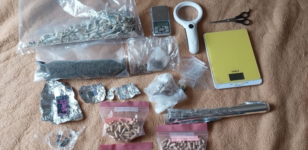 Uhapšen diler u Podgorici: Prodavao marihuanu, halucinogene pečurke, LSD…