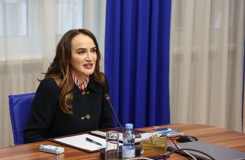 „Naše čeljade“ Popović primala 2.000 evra, dobila 13. platu, 14 dodatnih naknada…