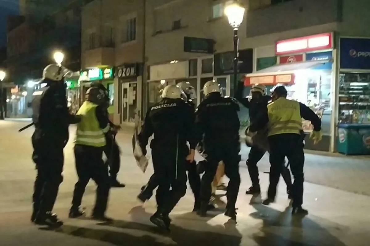 Kućni pritvor za dvojicu policajaca zbog zlostavljanja učesnika protesta u Pljevljima 2020.