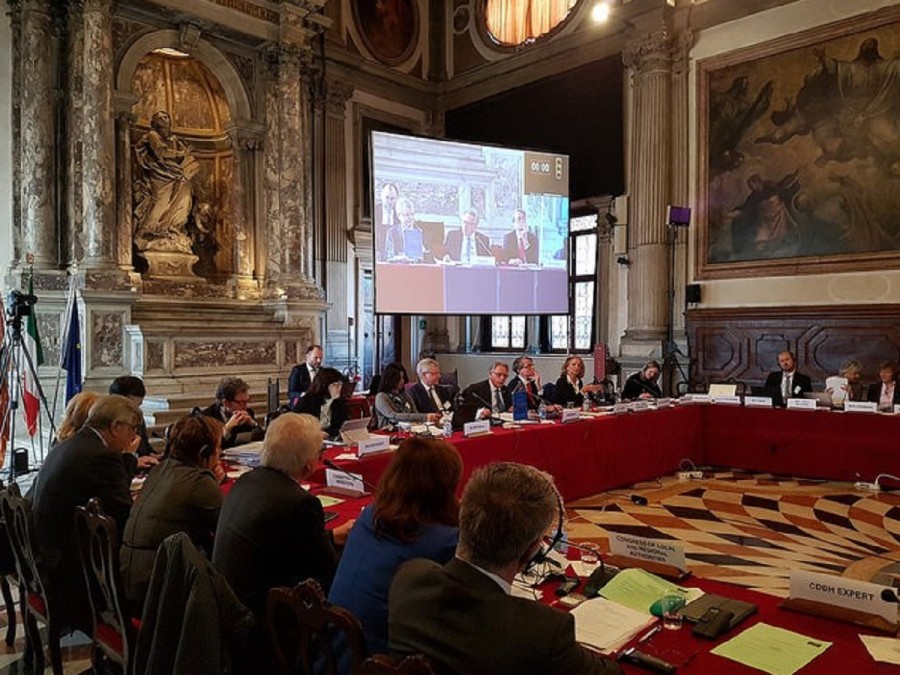 Venecijanska komisija: ASK mora dobiti pristup bankarskim podacima funkcionera