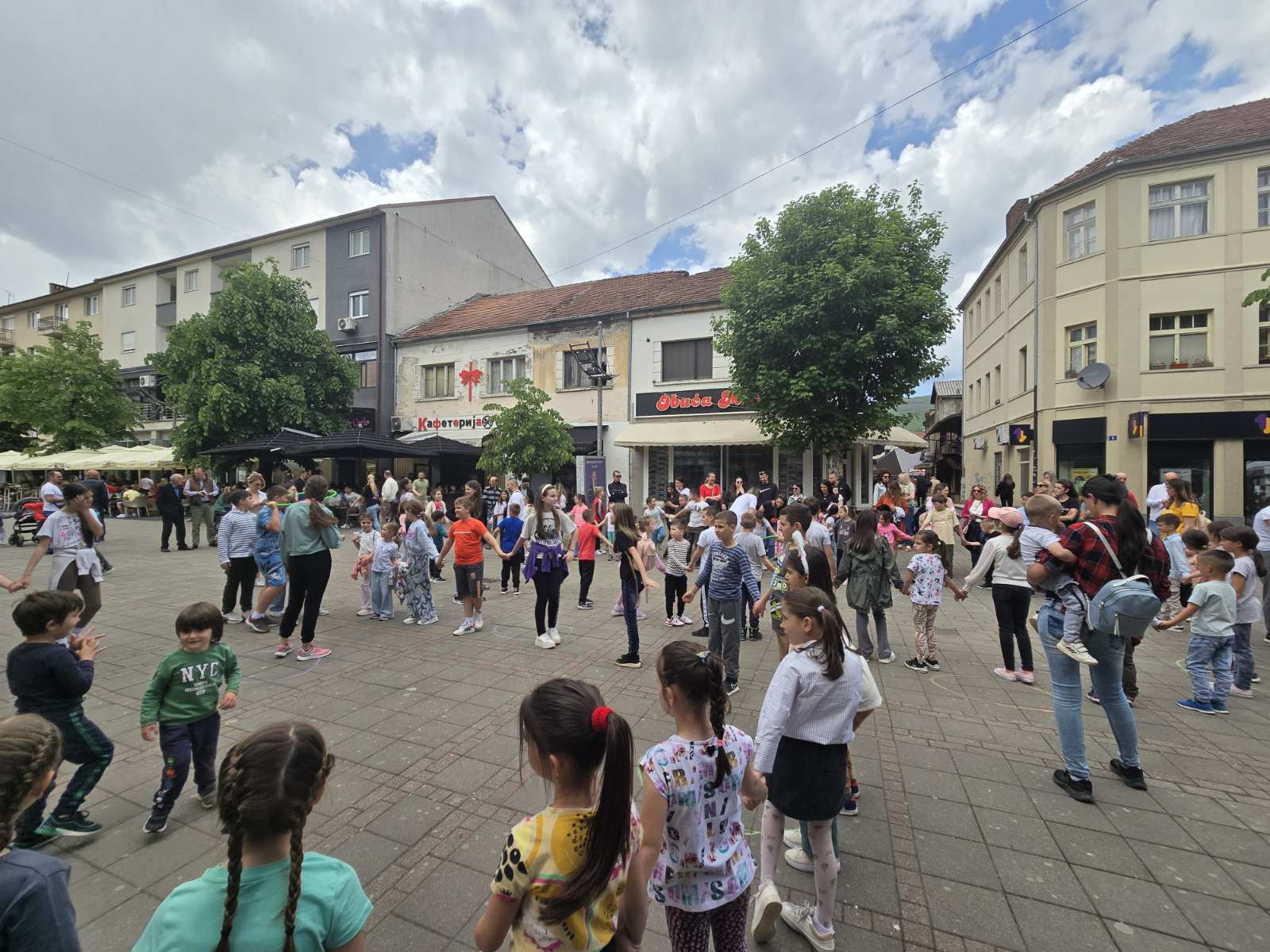 (FOTO PRIČA) Vaskršnji pazar u Beranama: Djeca su ponos ovog grada